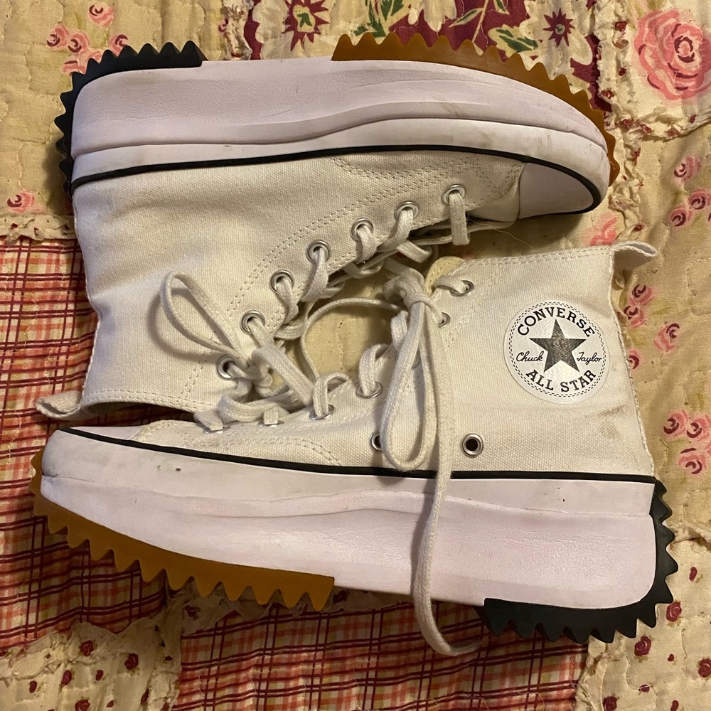 Size 7 Converse All Star. (Run Star platforms). White.
